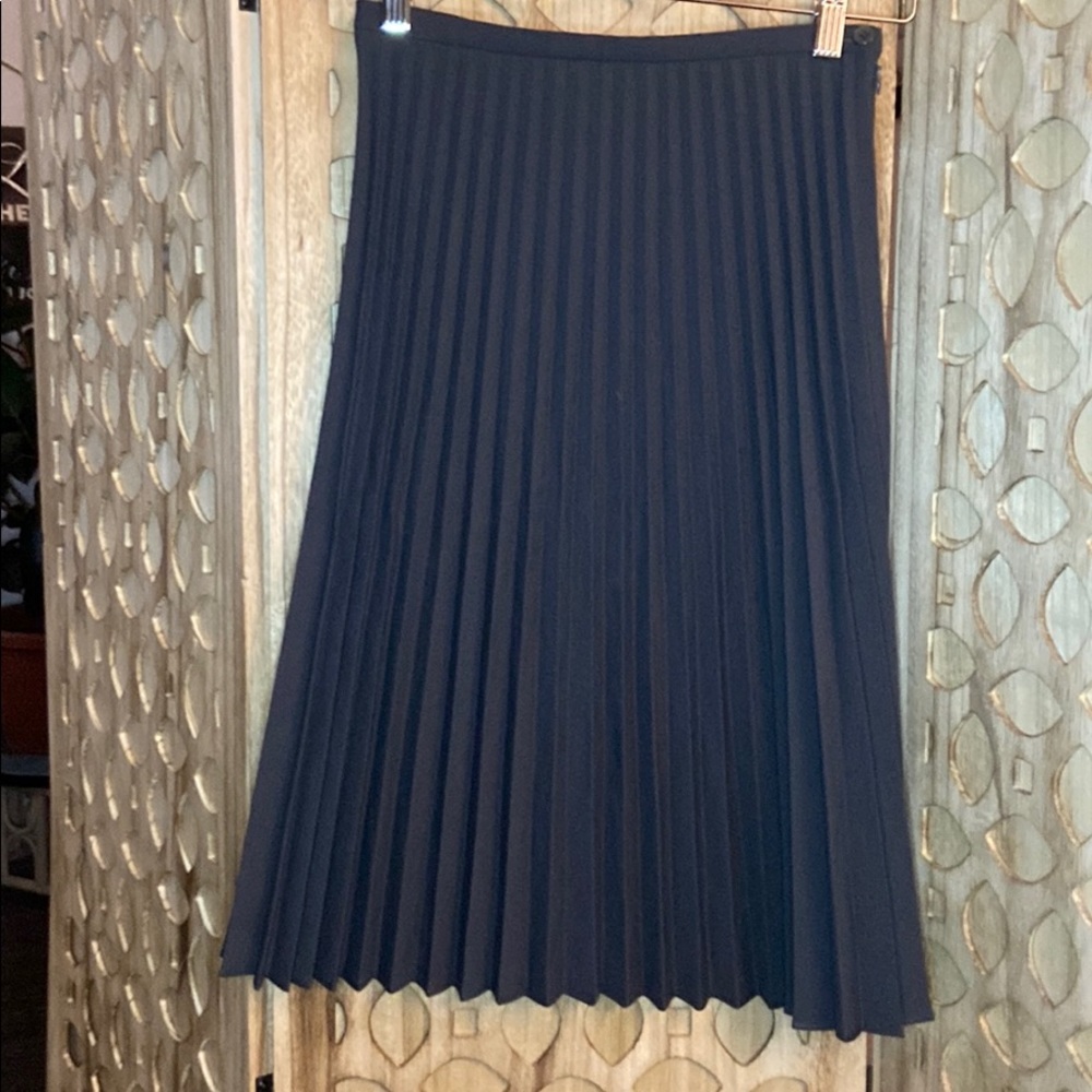 French connection pleated gray skirt size 2 Y2K